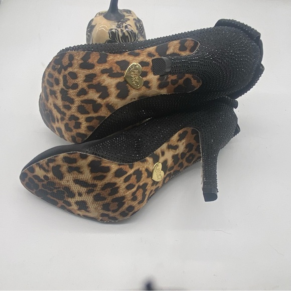 Betsey Johnson Carolina Black Satin Bow Leopard Bottom Pumps - Size 10M - Picture 6 of 6